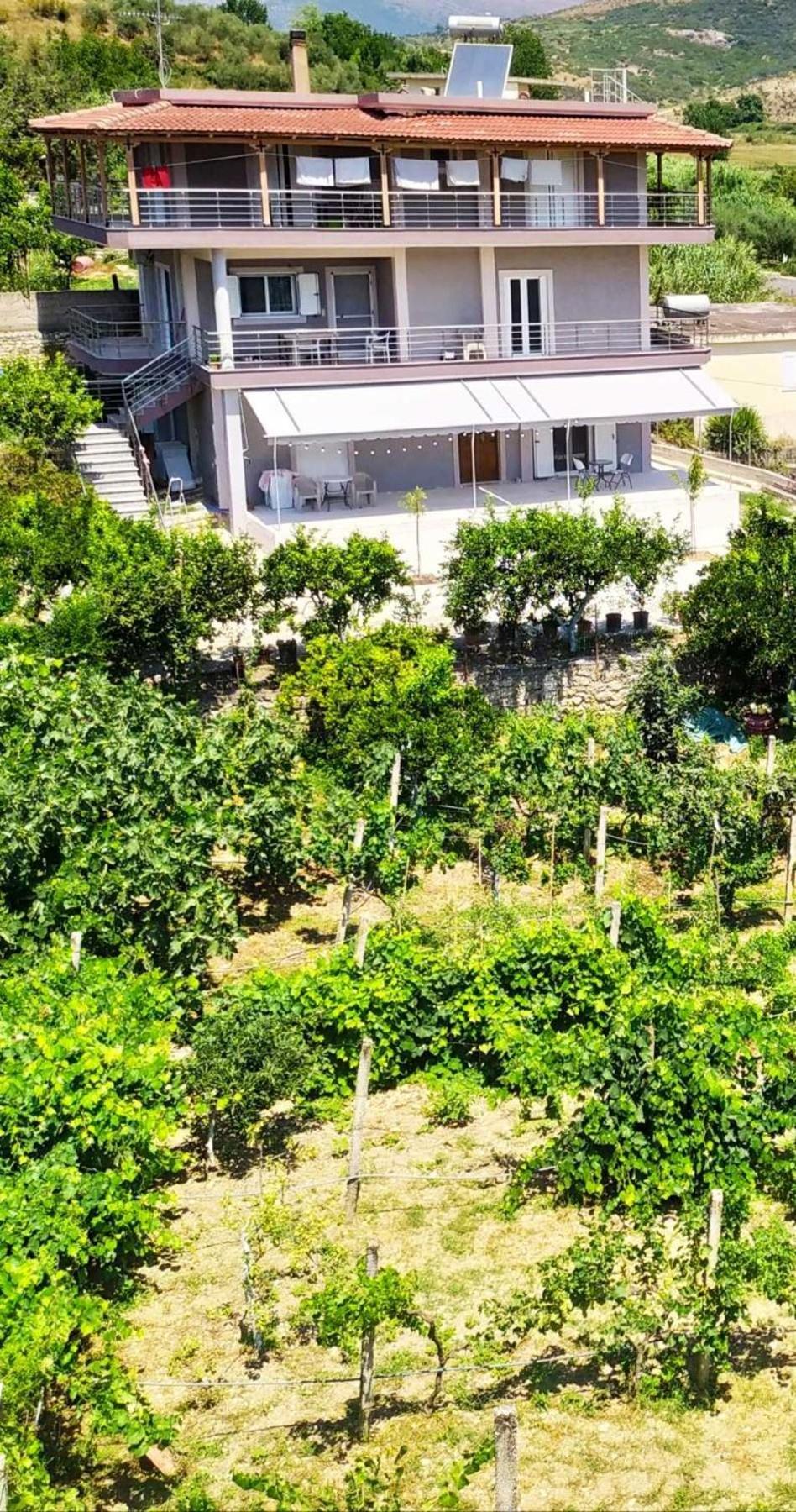 Toma's Apartamento Sarandë